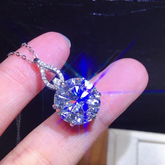 Sterling Silver 8ct diamond necklace - Picture 11 of 12